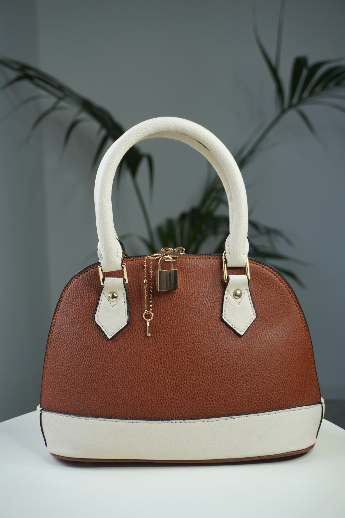 BORSA KHALI WHITE & BROWN